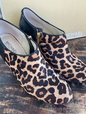 Michael Kors black animal print,8